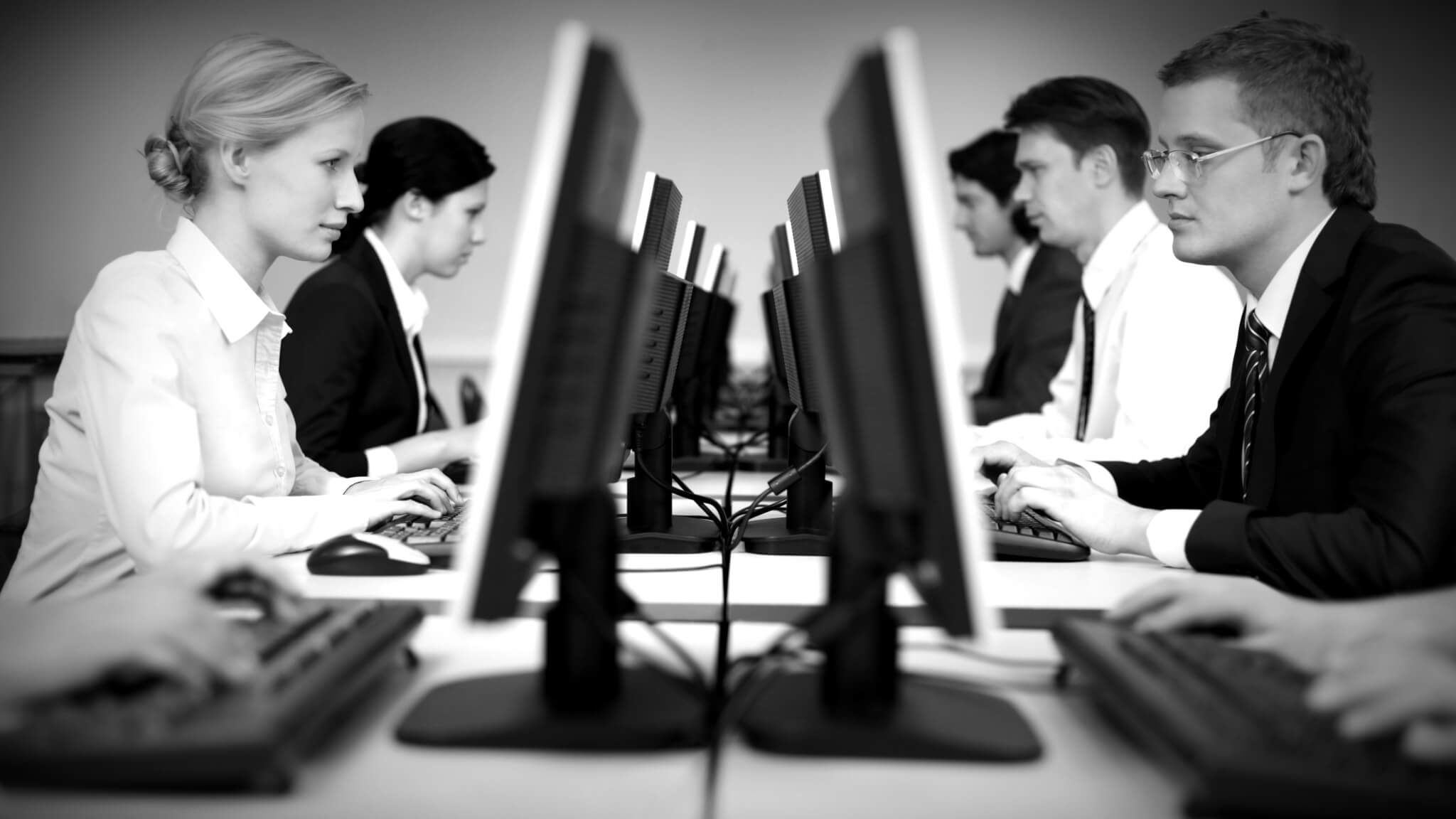 Lavoratori di frote al computer